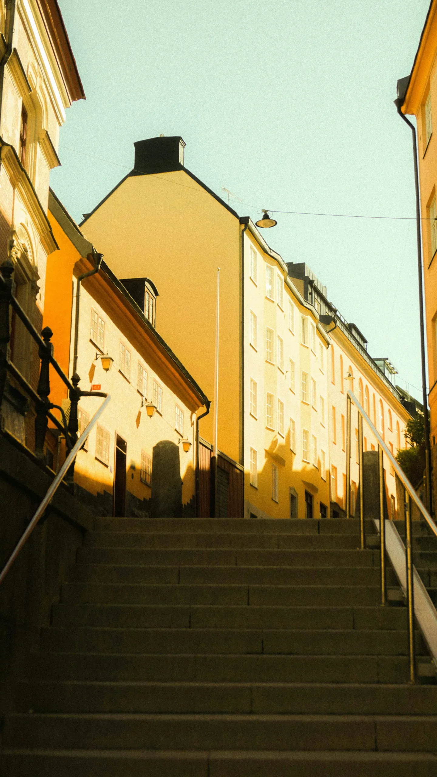 Vimini kan bostadsrätter och Sam­fälligheter! Vill du veta mer eller bara prata fastigheter, kontakta vår Affärsområdeschef.